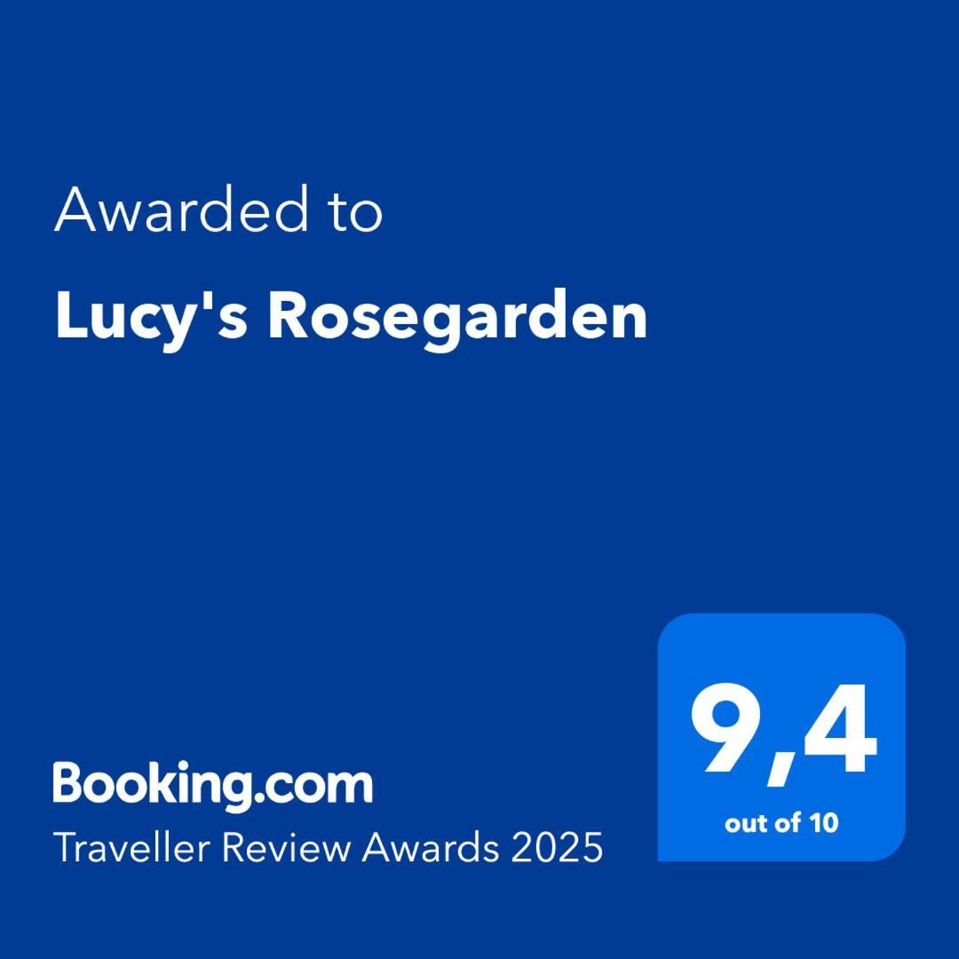 Lucy's Rosegarden Urzelina